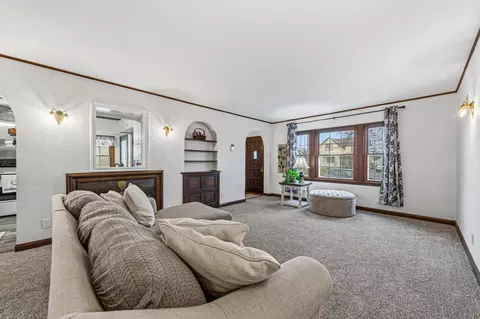Living - 718 3rd St SW, Waseca, MN 56093 photo 5 of 7