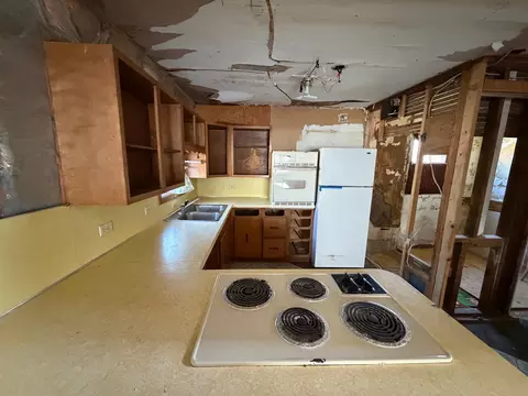 Kitchen - 736 Cedar Ave, Westbrook, MN 56183 photo 2 of 2