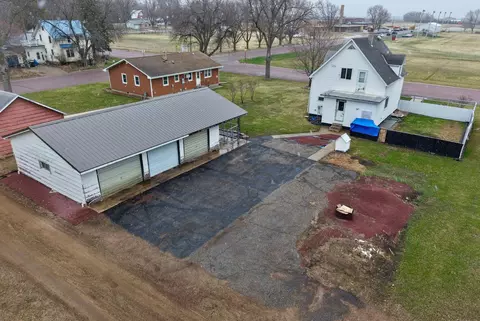 Exterior - 736 Cedar Ave, Westbrook, MN 56183 photo 1 of 3