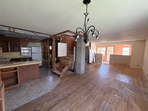 Living - 736 Cedar Ave, Westbrook, MN 56183 photo 2 of 3
