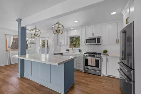 3645 Robinwood Ter, Minnetonka, MN 55305