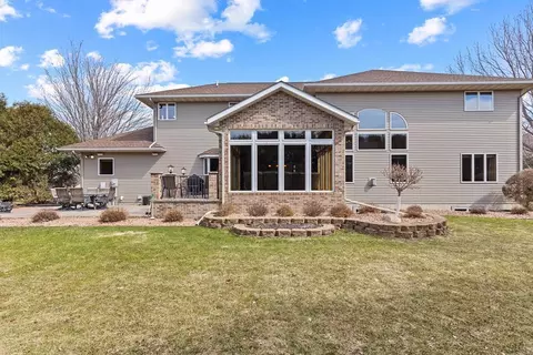 823 Cullen Cir, Marshall, MN 56258 photo 9