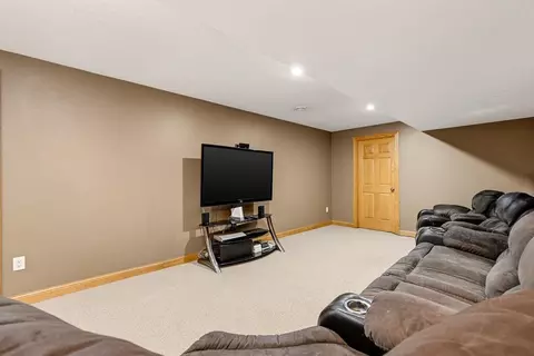 823 Cullen Cir, Marshall, MN 56258 photo 89