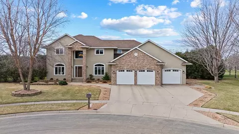 823 Cullen Cir, Marshall, MN 56258
