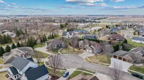 823 Cullen Cir, Marshall, MN 56258 photo 7