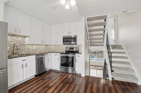 Kitchen - 1768 Meadowlark Ct #31768, Eagan, MN 55122 photo 3 of 3
