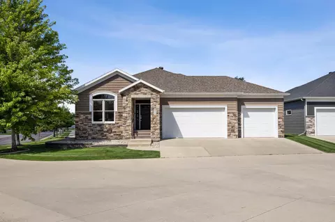 4245 Coventry Dr S, Fargo, ND 58104