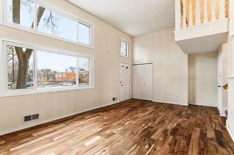 7447 W Franklin Ave, Saint Louis Park, MN 55426