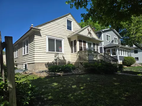 1049 23rd Ave SE, Minneapolis, MN 55414