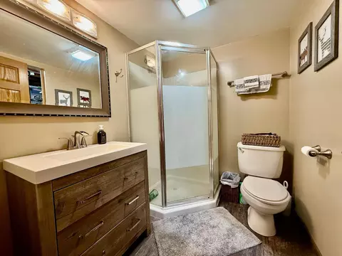 Bath - 243 Edgeview Dr, Rollingstone, MN 55969 photo 1 of 2