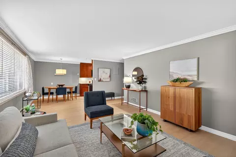 2700 W 44th St #104, Minneapolis, MN 55410