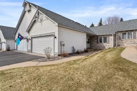 2720 Lake Court Dr #103, Mounds View, MN 55112