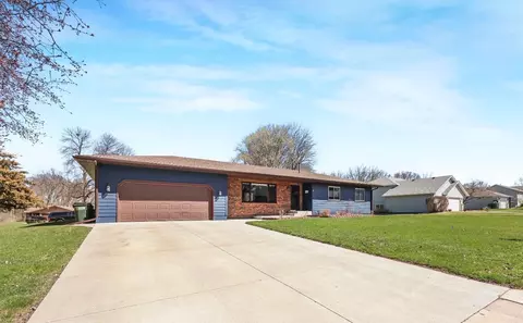 2 6th Ave S, Sartell, MN 56377