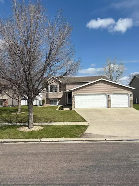 4357 46th Ave S, Fargo, ND 58104