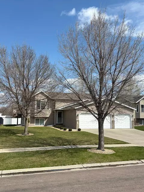 Exterior - 4357 46th Ave S, Fargo, ND 58104 photo 2 of 9