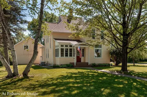 302 Bluff Ave, Brainerd, MN 56401