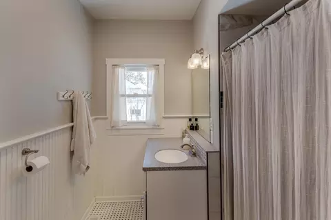 Bath - 302 Bluff Ave, Brainerd, MN 56401 photo 1 of 3