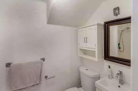 Bath - 302 Bluff Ave, Brainerd, MN 56401 photo 3 of 3