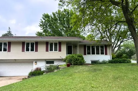 9717 Russell Ave S, Bloomington, MN 55431