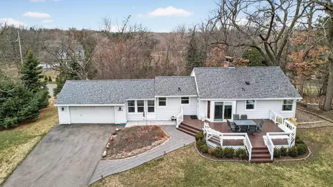 14712 Oakwood Rd, Minnetonka, MN 55345