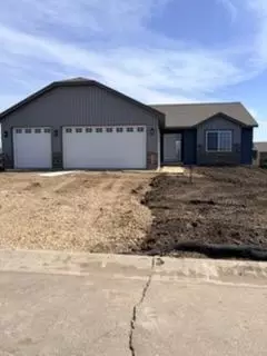 1445 Cullen St, Saint Peter, MN 56082