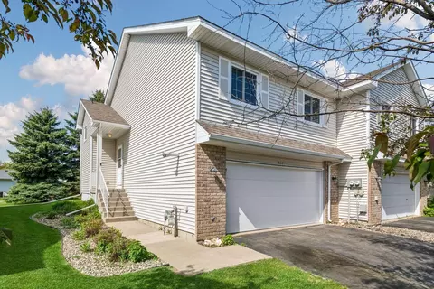 917 Countryside Rd, Waconia, MN 55387