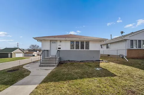 4257 5th St NE, Columbia Heights, MN 55421