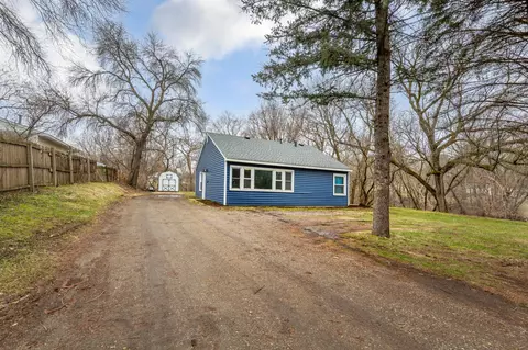 Exterior - 1070 Willow St, Faribault, MN 55021 photo 1 of 10