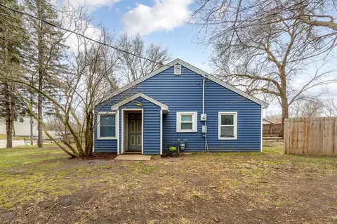 Exterior - 1070 Willow St, Faribault, MN 55021 photo 4 of 10