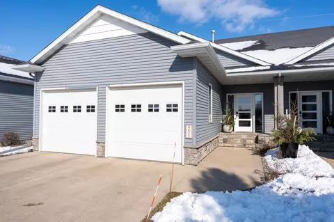 4625 Beach Ln S, Fargo, ND 58104