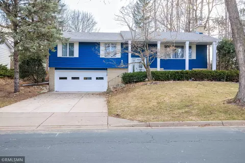 1397 Parkwood Dr, Woodbury, MN 55125