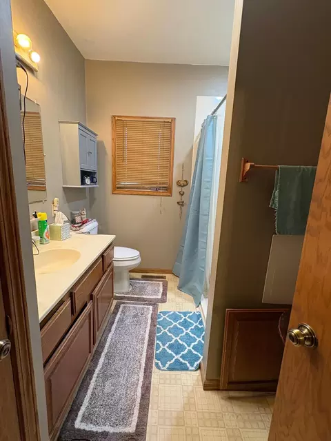 Bath - 237 S Paul St, Appleton, MN 56208 photo 3 of 5