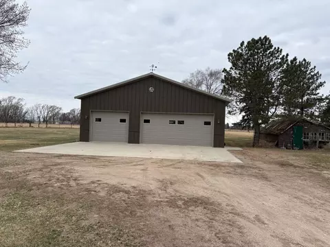 Exterior - 237 S Paul St, Appleton, MN 56208 photo 8 of 9