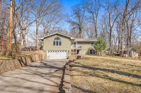 6859 Yuma Dr, Chanhassen, MN 55317