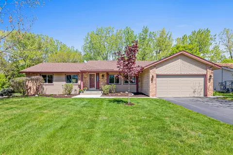 8370 W 107th St, Bloomington, MN 55438