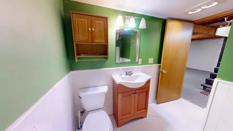 Bath - 2141 Harmony Ave, Albert Lea, MN 56007 photo 4 of 5