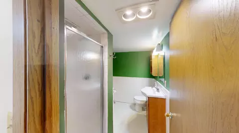 Bath - 2141 Harmony Ave, Albert Lea, MN 56007 photo 3 of 5