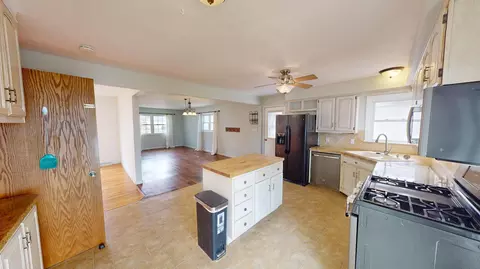 Kitchen - 2141 Harmony Ave, Albert Lea, MN 56007 photo 4 of 4