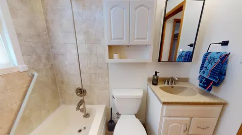 Bath - 2141 Harmony Ave, Albert Lea, MN 56007 photo 2 of 5