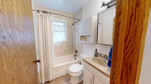Bath - 2141 Harmony Ave, Albert Lea, MN 56007 photo 1 of 5