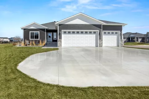 2089 67th Ave S, Fargo, ND 58104