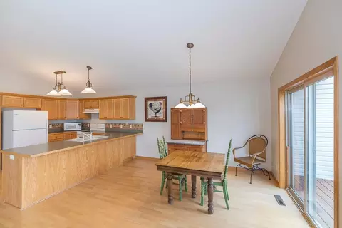 Dining - 1719 13th Ave NE, Brainerd, MN 56401 photo 3 of 3