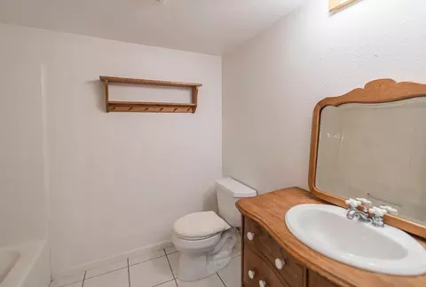 Bath - 1719 13th Ave NE, Brainerd, MN 56401 photo 3 of 3