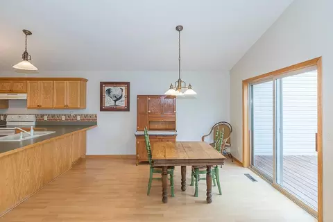 Dining - 1719 13th Ave NE, Brainerd, MN 56401 photo 2 of 3