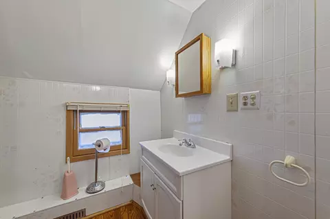 Bath - 1022 3rd Ave NW, Faribault, MN 55021 photo 2 of 3