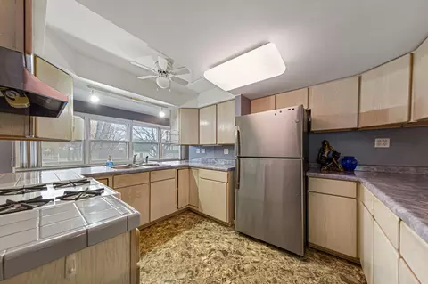 Kitchen - 1022 3rd Ave NW, Faribault, MN 55021 photo 3 of 5