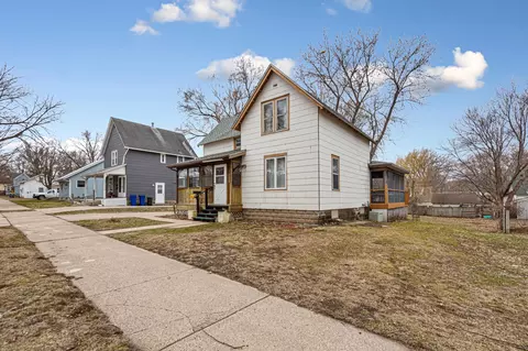 Exterior - 1022 3rd Ave NW, Faribault, MN 55021 photo 2 of 6