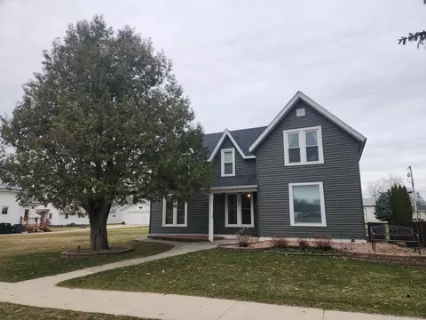 204 W Main St, Adams, MN 55909