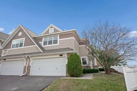 9980 Indigo Dr, Eden Prairie, MN 55347