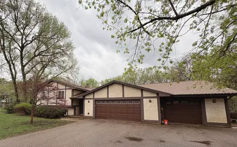 3920 Glendale Dr, Excelsior, MN 55331